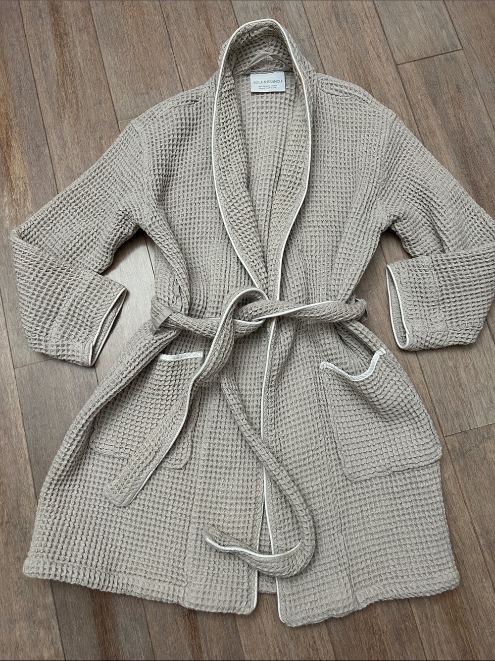 Boll & Branch Organic Cotton Shawl-Collar Waffle Robe in Light Taupe sz M